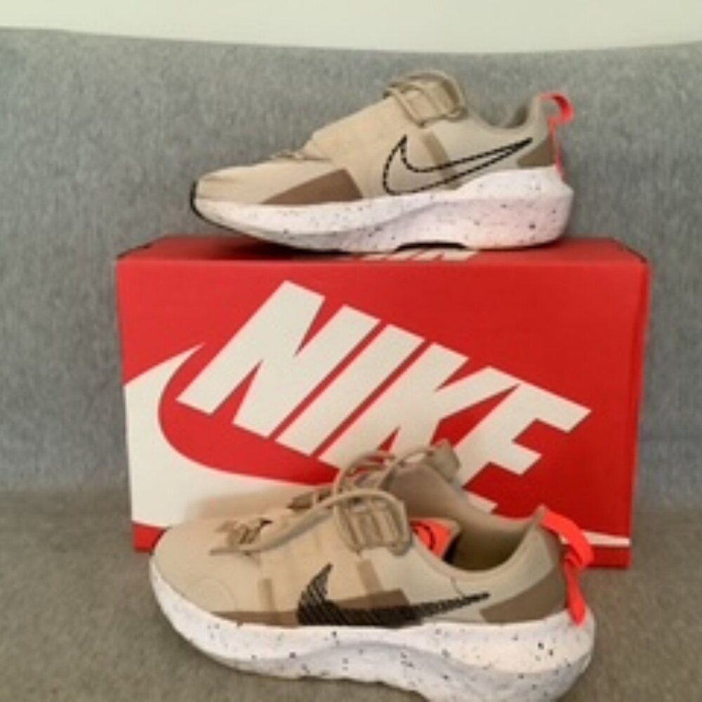 NIKE SNEAKERS